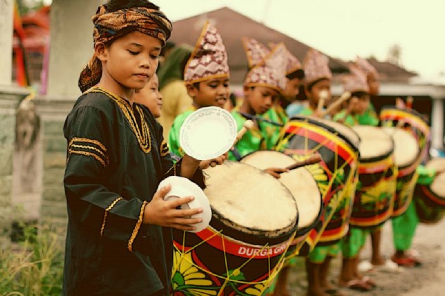Instrumentos musicales de Sumatra occidental: historia, origen regional y cómo tocarlos