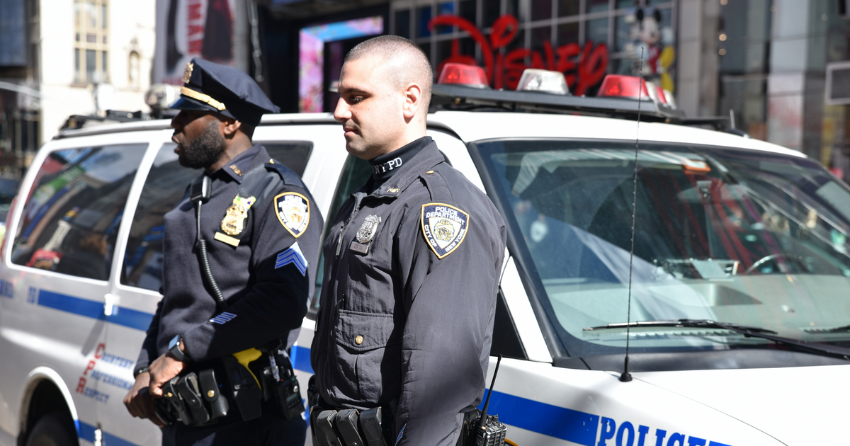 La policía de Nueva York reemplaza los libros de notas con la aplicación para iOS