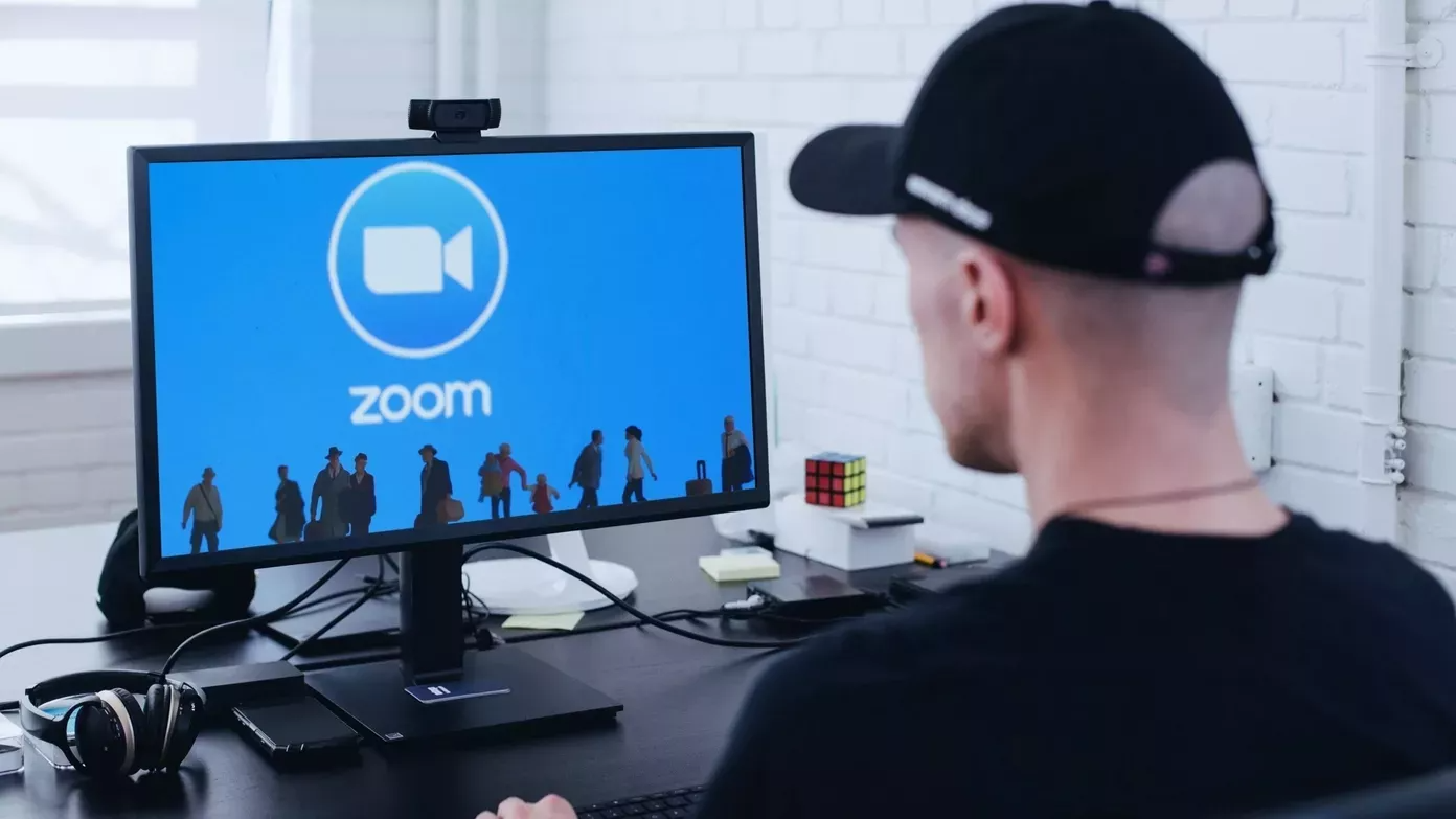 Los 9 mejores consejos y trucos para presentaciones con zoom para tener éxito como un profesional