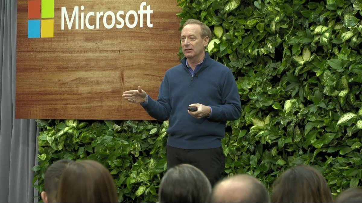 Los empleados de Microsoft seguirán trabajando desde casa hasta 2021