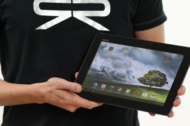 Los videos de la tableta Asus Transformer Infinity aparecen en línea.  Echa un vistazo a las prácticas y la comparación con el iPad