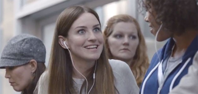 Mira el último comercial de Samsung del Galaxy S3, bromeando con los fans de Apple