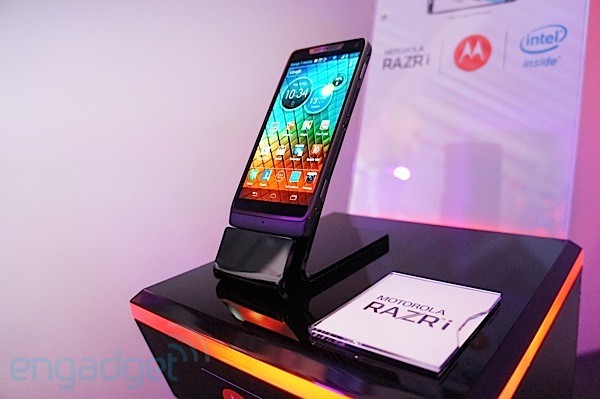 Motorola Razr i lanzado en Holanda, con un precio de 448 euros