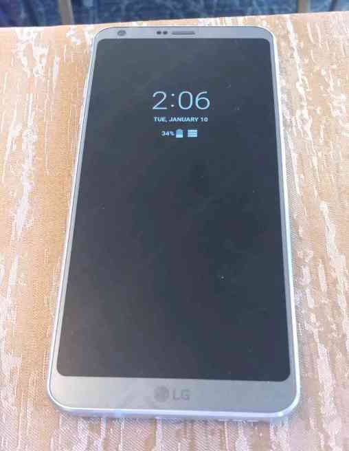 Se filtra una foto del LG G6 del mundo real, muestra la pantalla siempre encendida