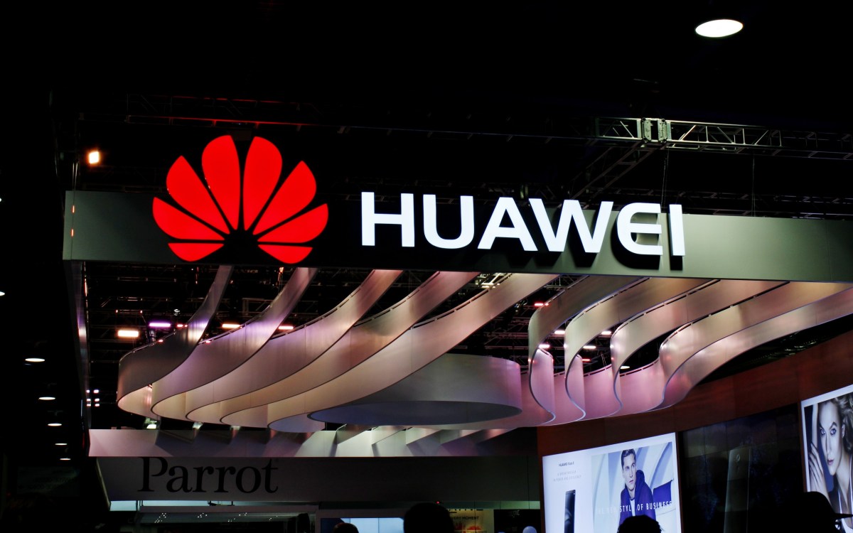 Sigue la tendencia de los móviles con pantalla plegable, Huawei trabaja en el Mate V