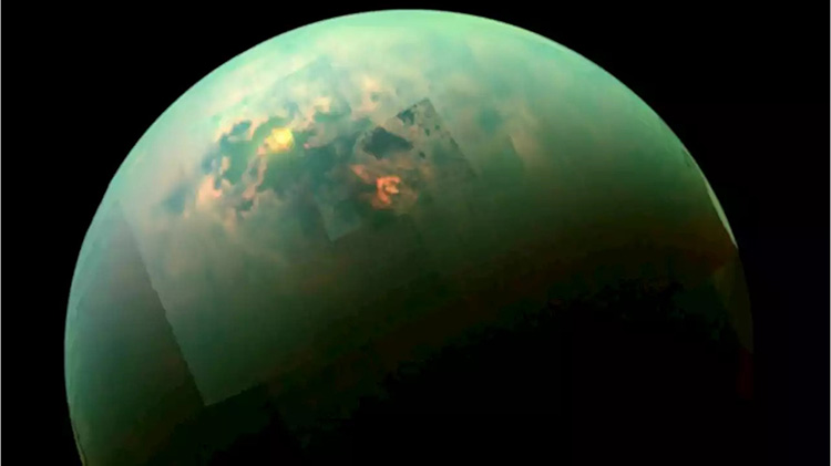 Titán, el satélite de Saturno alberga un cráter que alberga vida