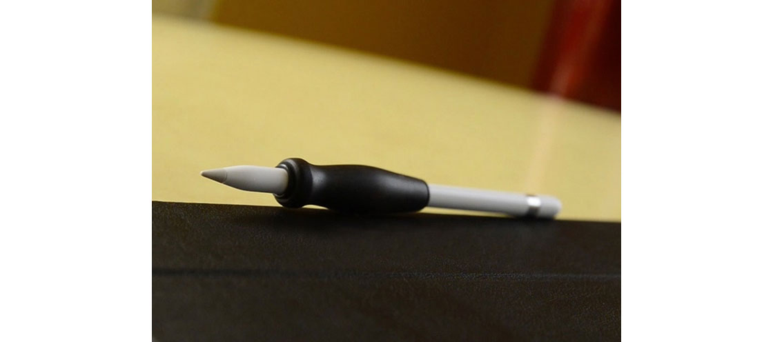 Un agarre ergonómico de madera para Apple Pencil en Kickstarter