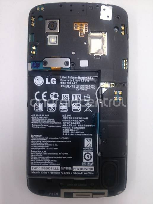 ¡LG Nexus 4 posa sin la tapa trasera!
