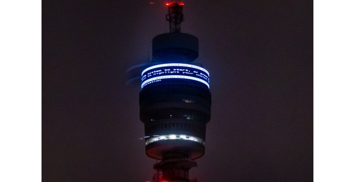 ¿Ha intentado reiniciar?  London Landmark the BT Tower muestra un mensaje de error de Windows